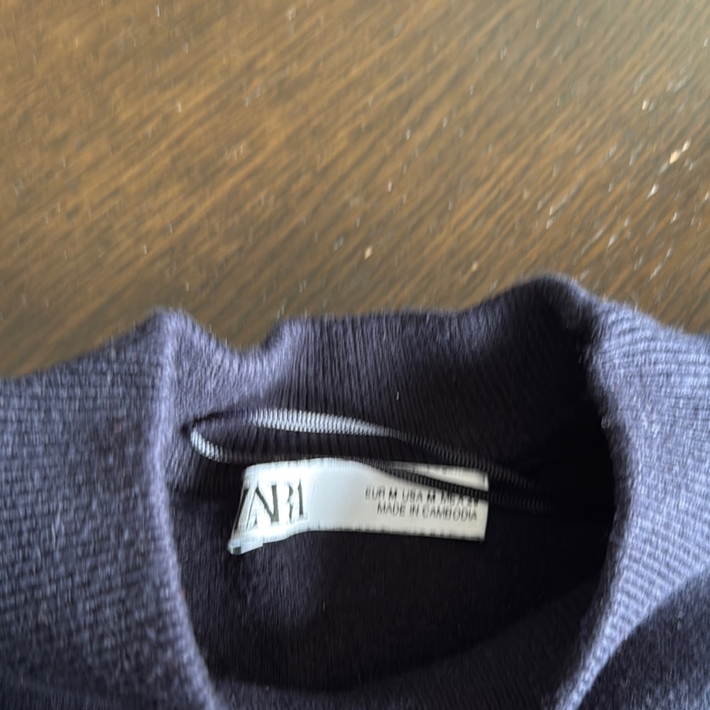 Zara Blue and Tan Crewneck Sweater Classic Knit - Picture 2 of 4